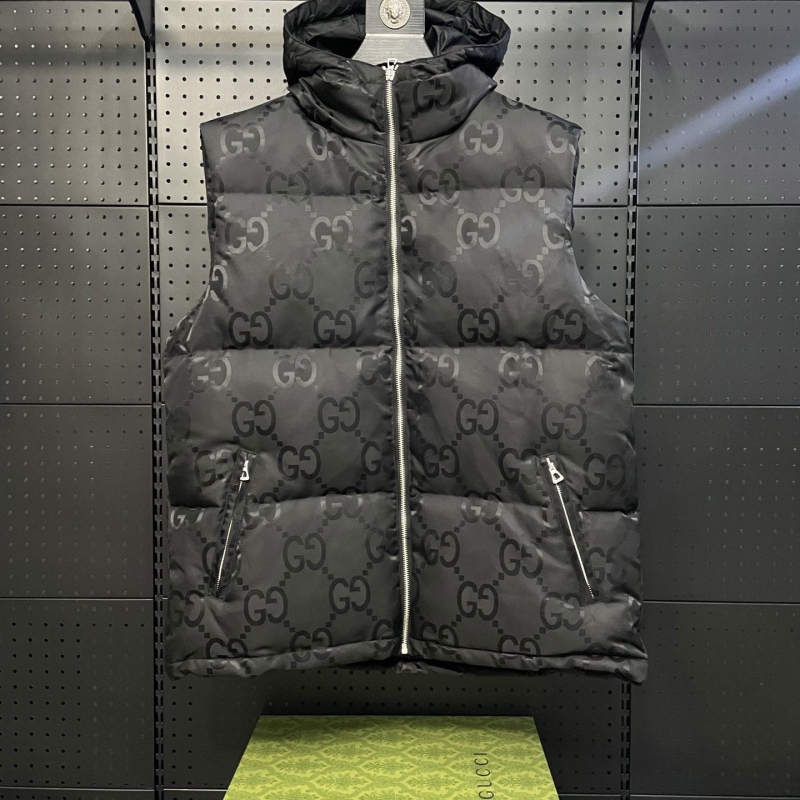 G*u*i down coat